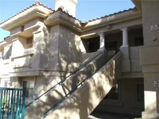 Photo #1: 2255313 Listing