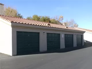 Photo #5: 2255313 Listing