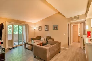 Photo #6: 2255398 Listing 