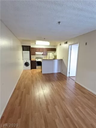 Photo #1: 2255484 Listing 