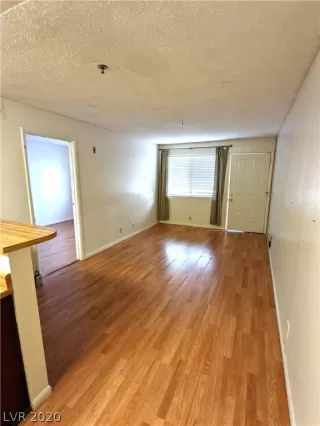 Photo #2: 2255484 Listing 