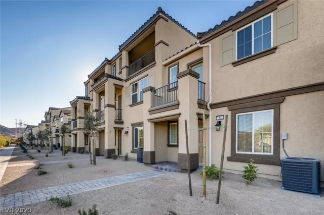 MLS: 2255669 Condo For Sale