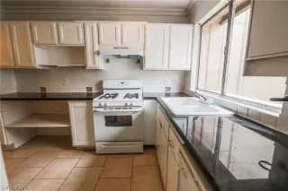 Photo #4: 2255696 Listing 