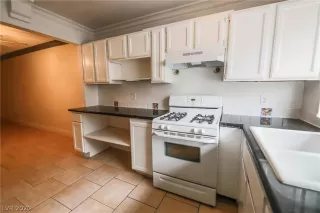 Photo #5: 2255696 Listing 