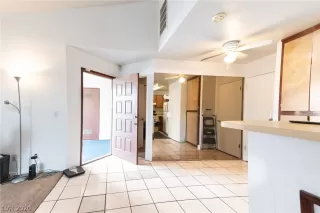 Photo #4: 2255723 Listing