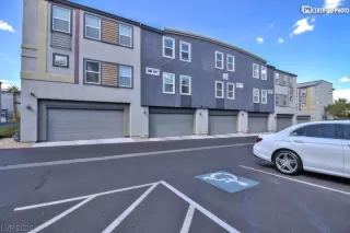 Photo #3: 2255727 Listing