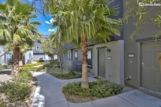 Photo #4: 2255727 Listing