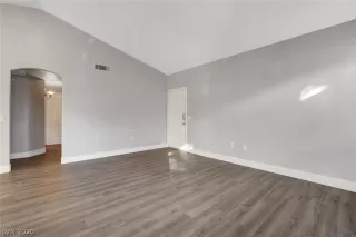 Photo #6: 2255737 Listing