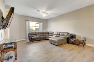 Photo #5: 2255780 Listing 