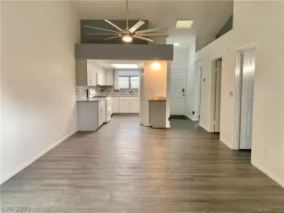 Photo #2: 2255783 Listing