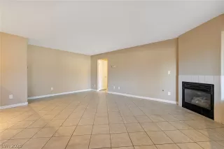 Photo #4: 2255793 Listing