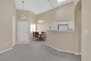 Photo #1: 2255928 Listing 