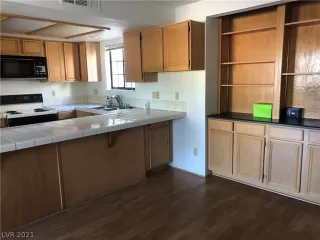 Photo #3: 2256012 Listing