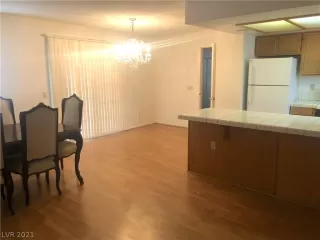 Photo #4: 2256012 Listing