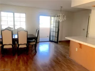 Photo #5: 2256012 Listing