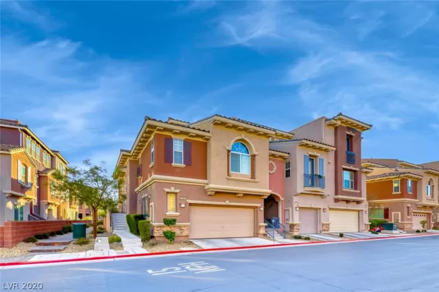 MLS: 2256022 Condo For Sale