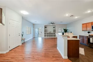 Photo #1: 2256041 Listing