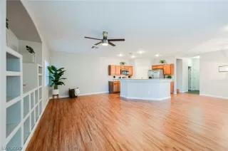 Photo #5: 2256041 Listing