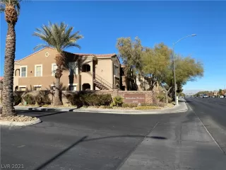 Photo #3: 2256042 Listing 