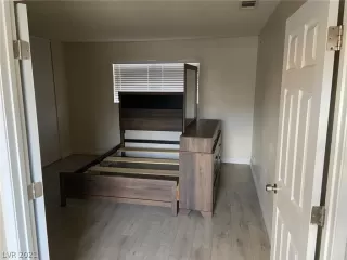 Photo #6: 2256074 Listing