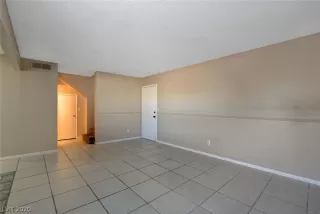 Photo #6: 2256198 Listing 