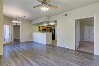 Photo #3: 2256284 Listing