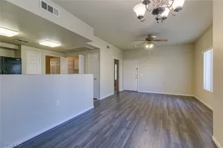 Photo #5: 2256284 Listing