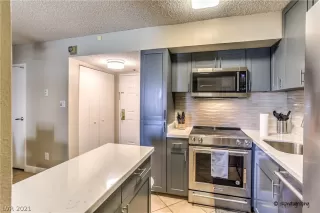 Photo #3: 2256306 Listing