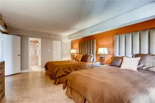Photo #5: 2256306 Listing