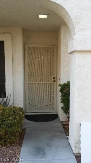 Photo #3: 2256335 Listing