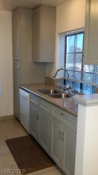 Photo #4: 2256335 Listing