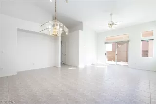 Photo #4: 2256342 Listing 