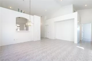 Photo #5: 2256342 Listing 