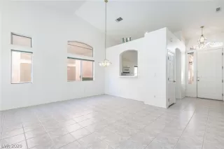 Photo #6: 2256342 Listing 