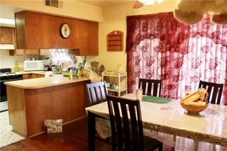 Photo #4: 2256347 Listing