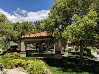 Photo #6: 2256355 Listing