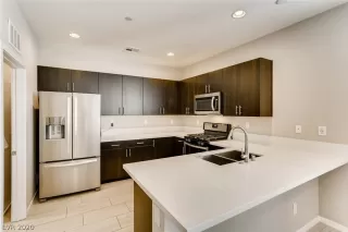 Photo #5: 2256359 Listing 