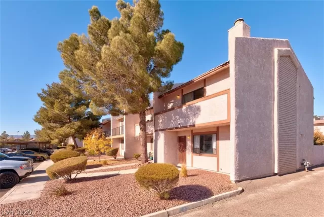 MLS: 2256433 Condo For Sale