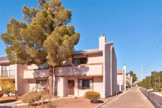 Photo #1: 2256433 Listing