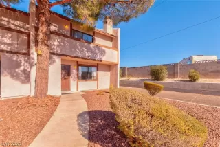 Photo #2: 2256433 Listing