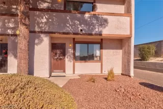 Photo #3: 2256433 Listing