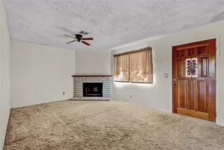 Photo #5: 2256433 Listing