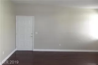 Photo #4: 2256491 Listing