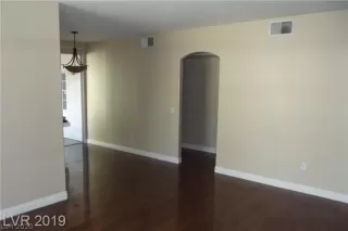 Photo #6: 2256491 Listing