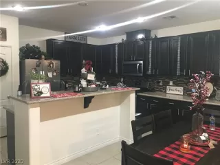 Photo #2: 2256554 Listing