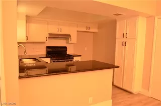 Photo #3: 2256719 Listing 