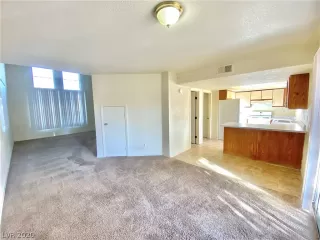 Photo #3: 2256722 Listing