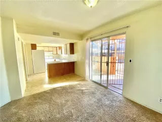 Photo #4: 2256722 Listing