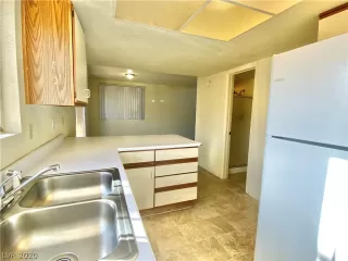 Photo #6: 2256722 Listing