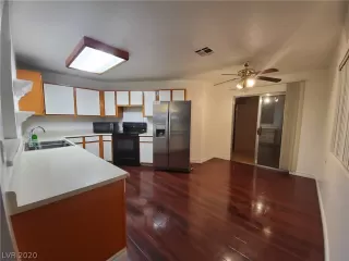 Photo #3: 2256735 Listing 